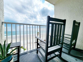 Purple Reign: A Chic, Romantic Oceanfront Getaway - Sleeps 4